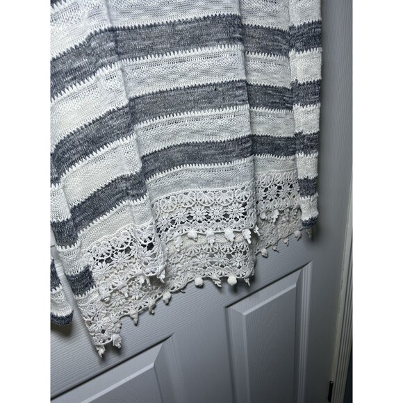 Maurice’s Women’s Long Sleeve Crochet Two Tone Sweater White/Gray Size Medium - Picture 5 of 7